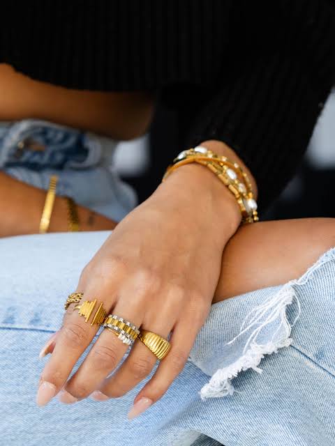 How to Mix White Gold and Yellow Gold Tastefully